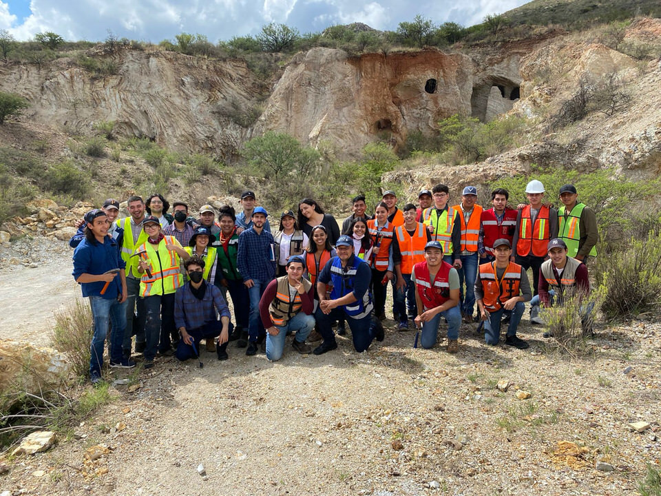 Viaje de estudios de alumnos de Geología